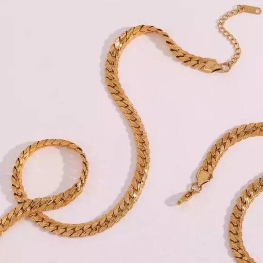 NEW 18K GOLD CHUNKY CHAIN NECKLACE, NICE NECKLACE, CUTE NECKLACE - Picture 4 of 5